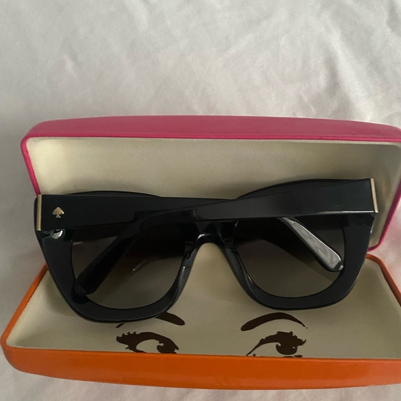Kate spade ♠️ “cat sunglasses 🕶️ “ brand new never used, super cute - Picture 5 of 10